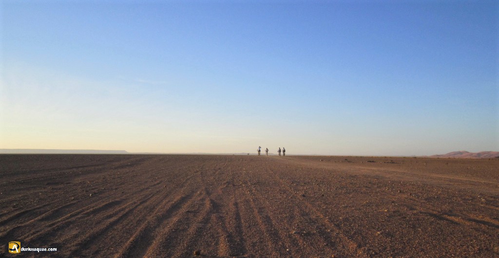 Durius Aquae: Ruta por el Sahara con los amigos de "Pedales sin Fronteras", ¡saludos compañeros!