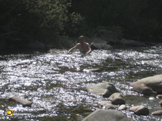 Baño en el Carrión, junto al Curavacas