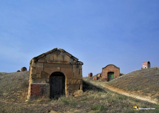 Bodegas tradicionales en Fuentelapeña, Zamora