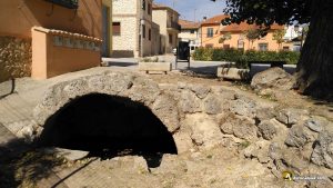 Antigua fuente en Castrillo de Duero, llamada romana