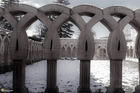 Soria: claustro de San Juan del Duero