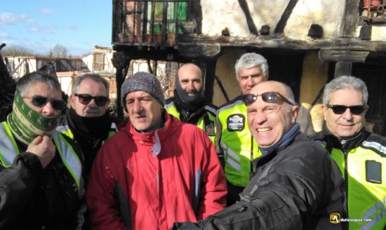 Compañeros de moto en territorio Artlanza junto a Félix Yañez
