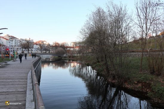 Río Fervença en Braganza, Portugal