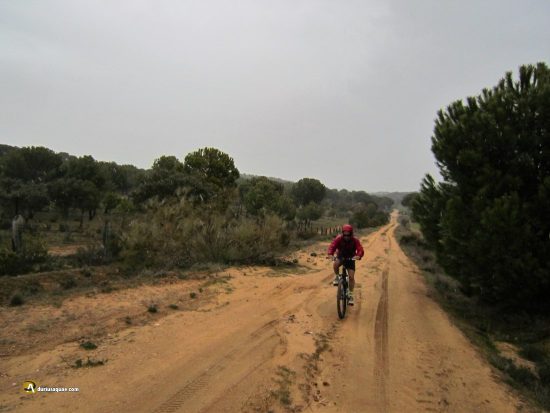 Lluvia y bicicleta en la comarca de Toro