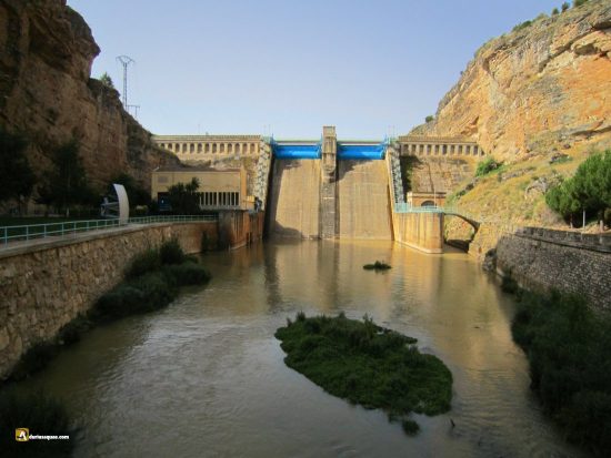 Presa de Linares sobre el Riaza