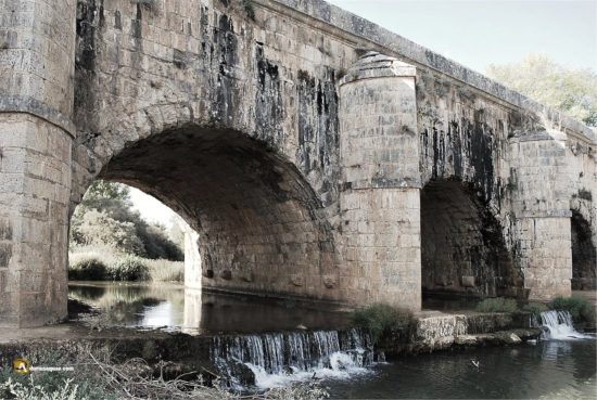 Acueducto de Abánades, sobre el el Canal de Castilla