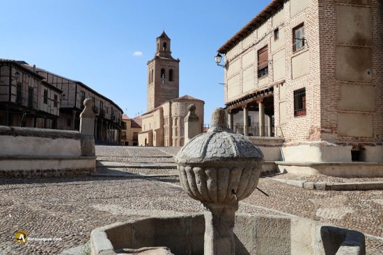 Plaza de la Villa y fuente en Arévalo
