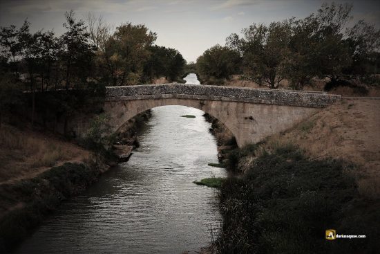 Puente Carrizosa, sobre el Canal de Castilla