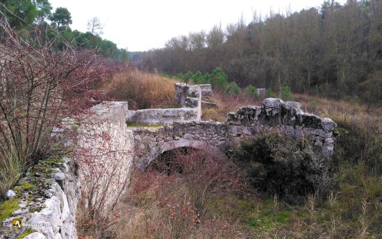 Molino de Minguela, puente sobre el caz