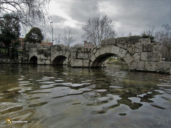 Arcos en el Prado de la Magdalena