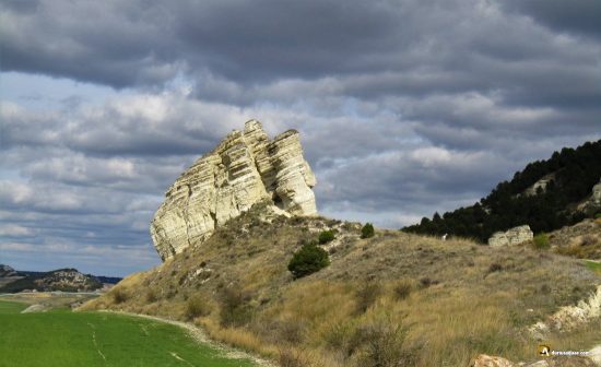 Torreón calizo en Tariego