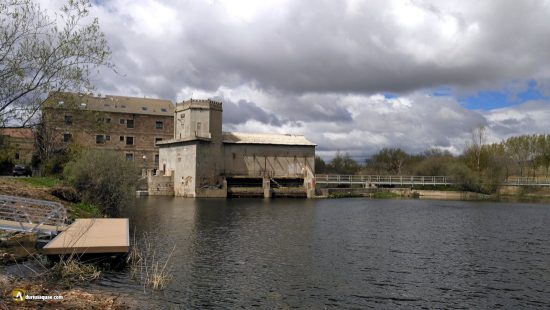 Presa sobre el tormes en Tejares