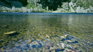 Aguas del Lago de Truchillas, León