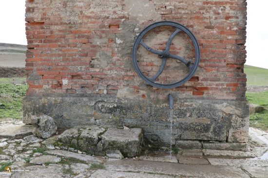 Fuentes en Tiedra, fuente de la Refresca