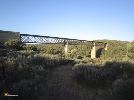 Puente de hierro de Villares de Yeltes.