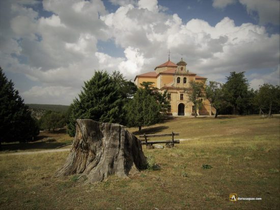 Santuario de Hornuez y tocón de La Borrega