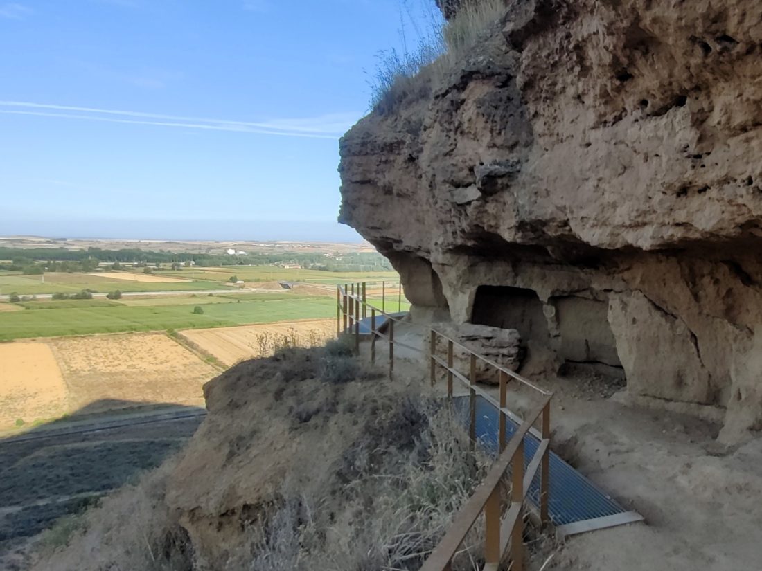 Yacimiento eremítico de Cuevas Menudas. Villasabariego. León