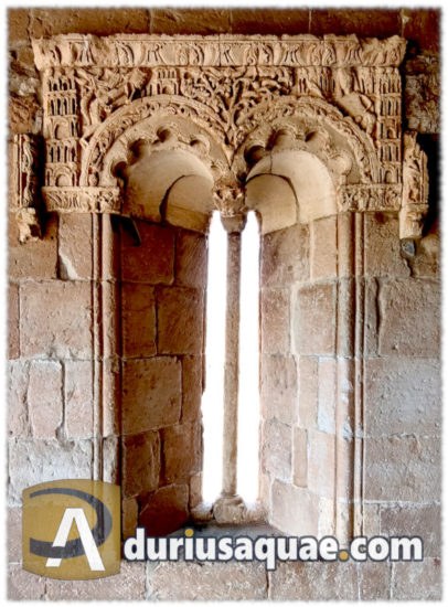 Rebolledo de la Torre, ajimez de su pórtico