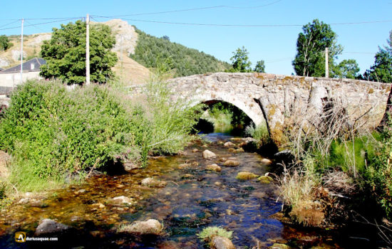 Puente sobre el arroyo de La Majúa - Babia - León